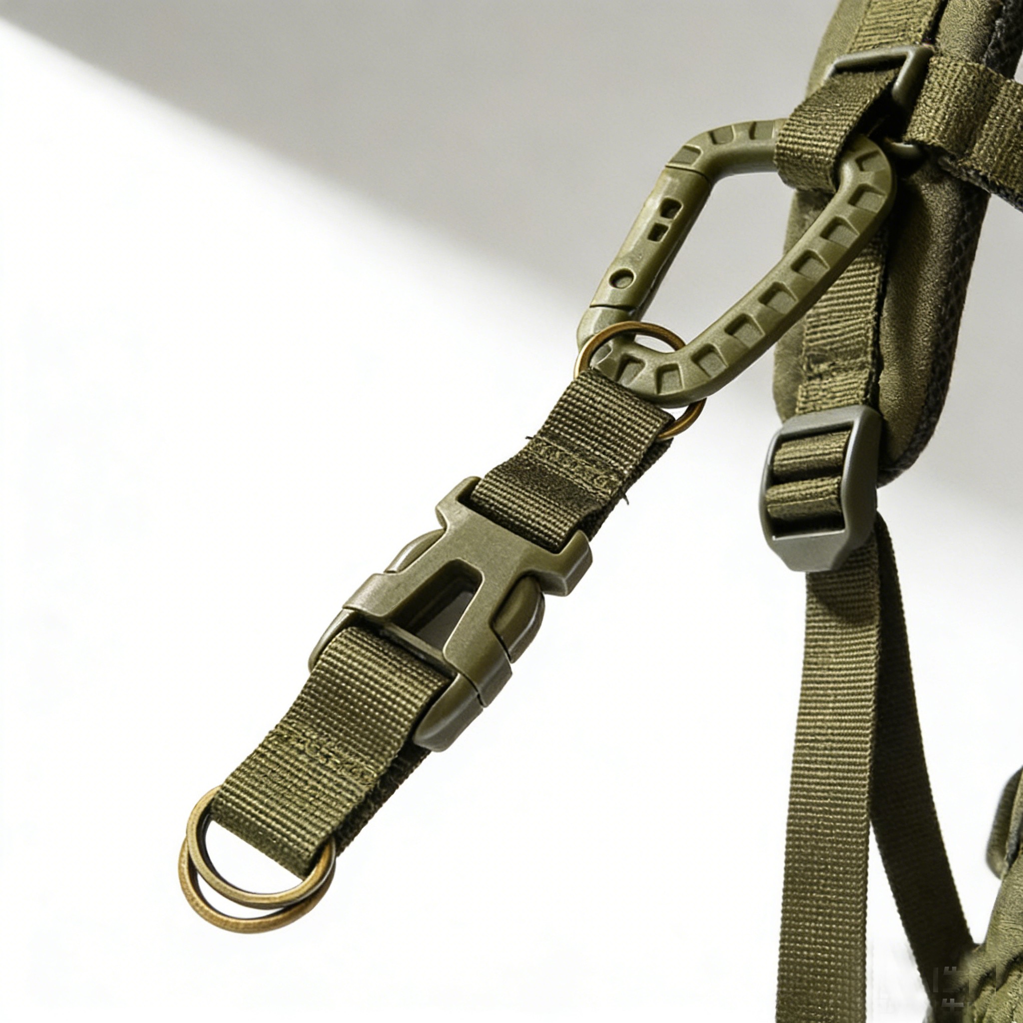 Keychain Multi Tool - พวงกุญแจอเนกประสงค์สำหรับใช้งานกลางแจ้ง พร้อมตะขอเกี่ยวสายรัดแบบ Molle สำหรับกระเป๋าเป้ปีนเขา หัวเข็มขัดแบบปลดเร็ว อุปกรณ์เสริมสำหรับการเดินทาง