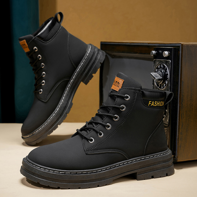 Mens Accessories Style - รองเท้าบูทผู้ชายแบบคลาสสิกทรงกลาง รุ่นใหม่ ปี 2025 - พื้นหนา