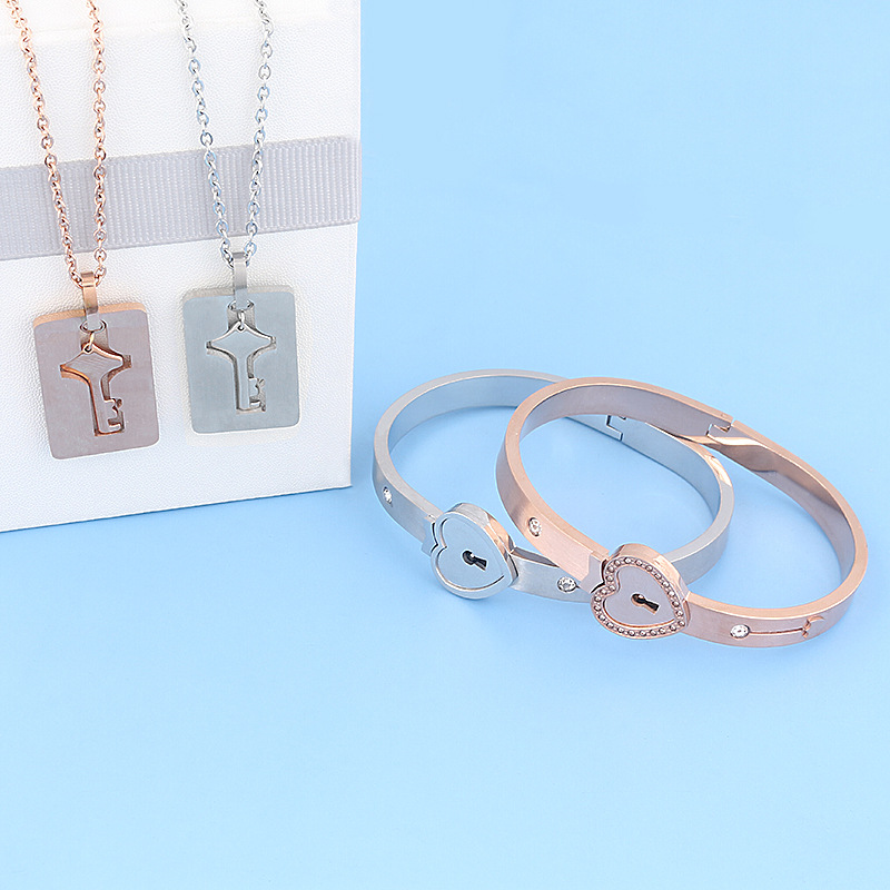 สร้อยข้อมือสแตนเลสสตีลวันวาเลน - Men Accessories Necklace บทวิจารณ์และราคา